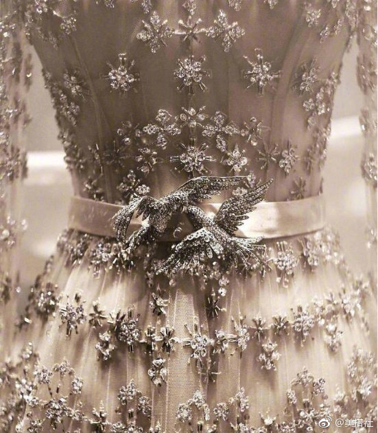 Loving Haute Couture银装仙裙婚纱礼服图片 6