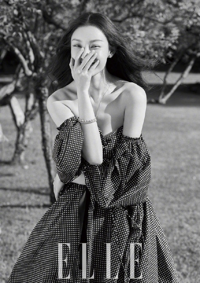 南京美女明星倪妮《ELLE世界时装之苑》1月刊封面 3