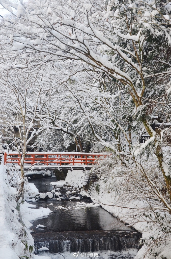 日本贵船神社大雪风景图片