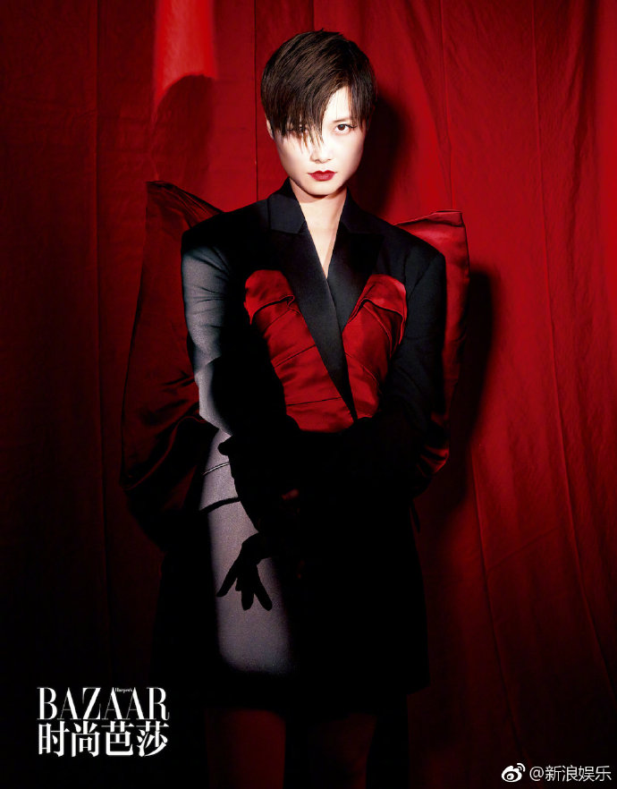 成都美女明星李宇春登《时尚芭莎》2019开年刊封 5