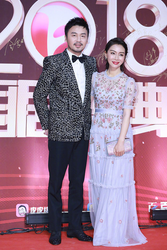中国男明星雷佳音陈数亮相国剧盛典红毯图片 3