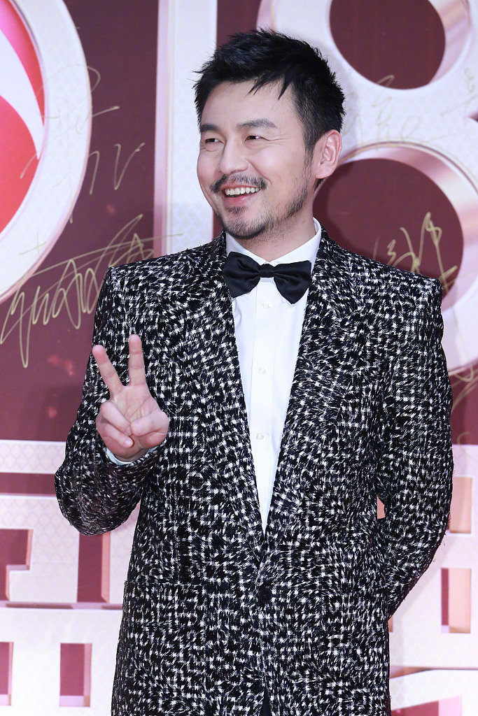 中国男明星雷佳音陈数亮相国剧盛典红毯图片 5