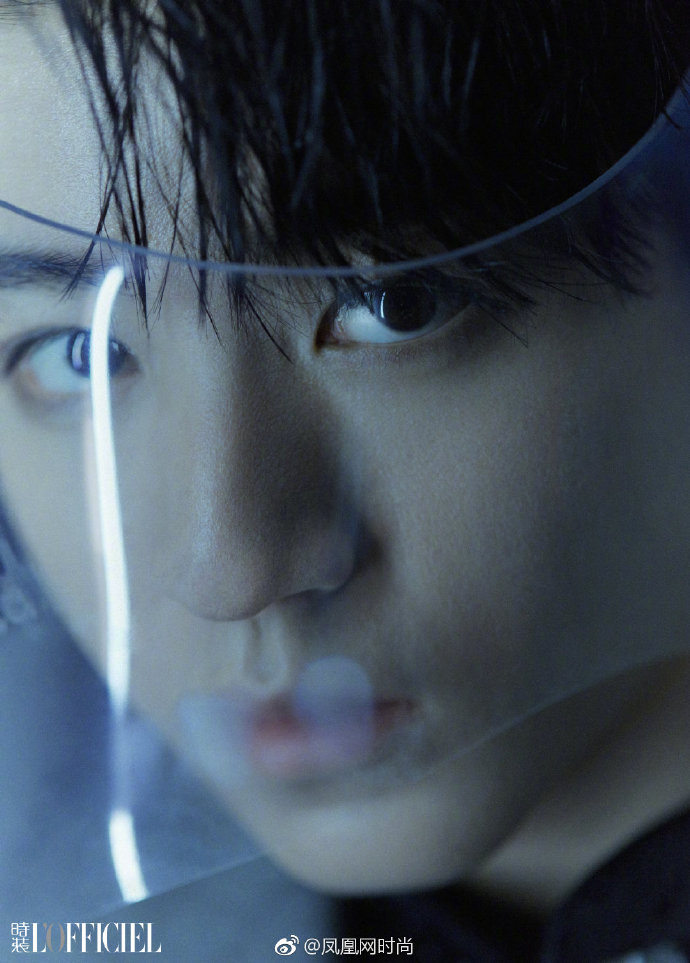 阳光少年男明星TFBOYS-王俊凯《时装》2019开年刊大 2