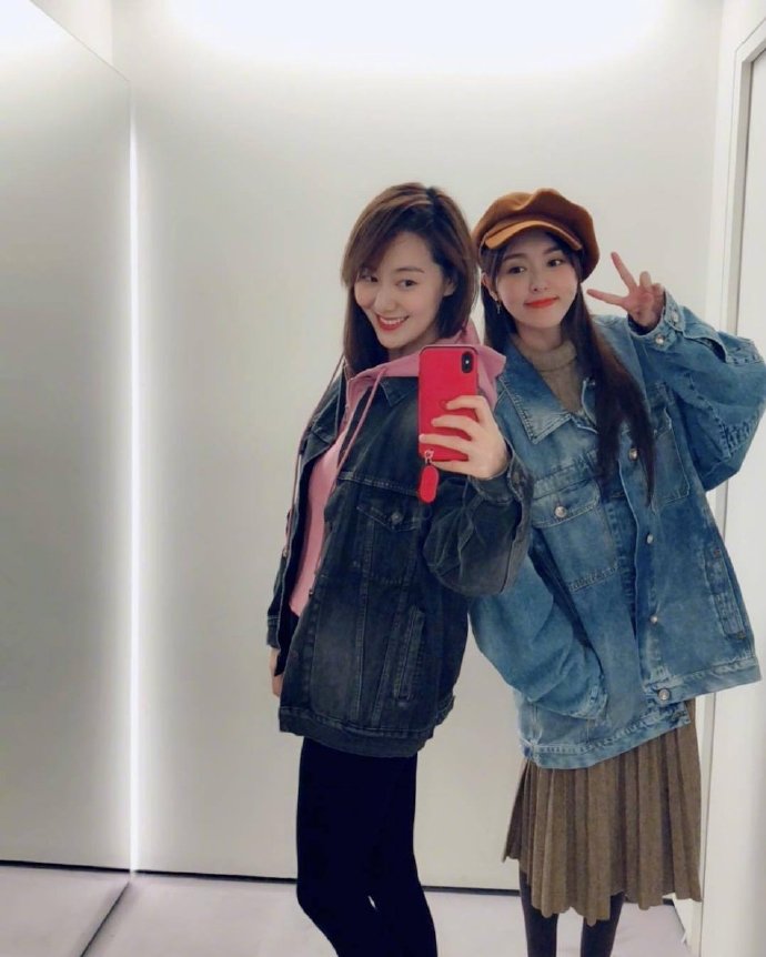 上海美女图片唐嫣与闺蜜王冠的九宫格合照 2