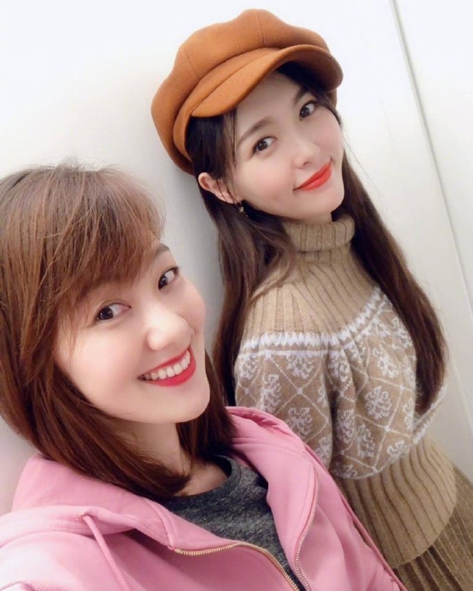 上海美女图片唐嫣与闺蜜王冠的九宫格合照 5