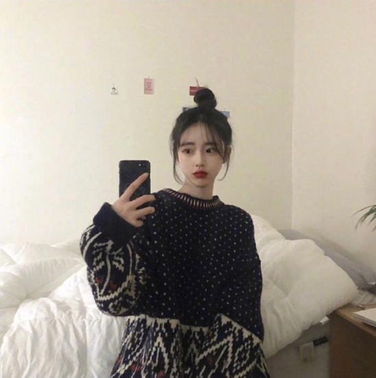 肤白貌美的00后美少女自拍照 6