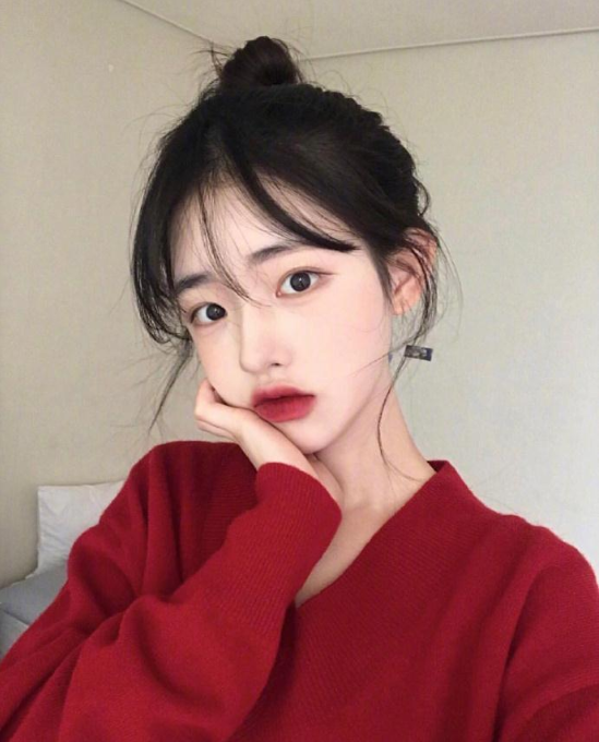 肤白貌美的00后美少女自拍照 13