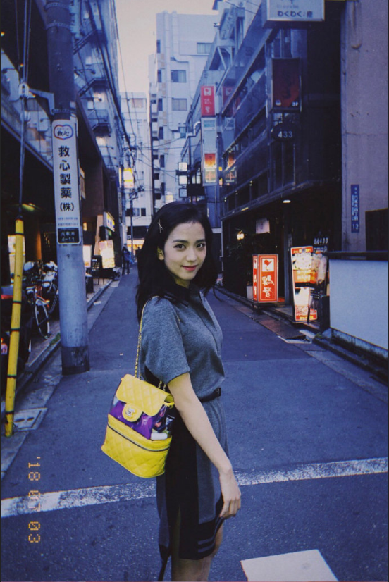 韩国美女子组合blackpink主唱金智秀图片 7