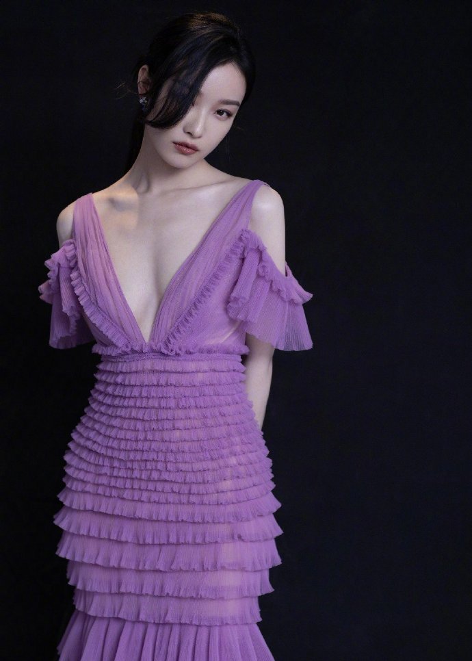 南京美女明星倪妮紫色长裙礼服唯美图片 2