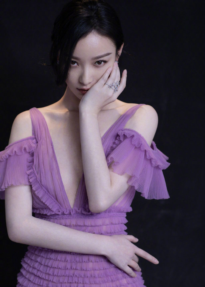 南京美女明星倪妮紫色长裙礼服唯美图片 3