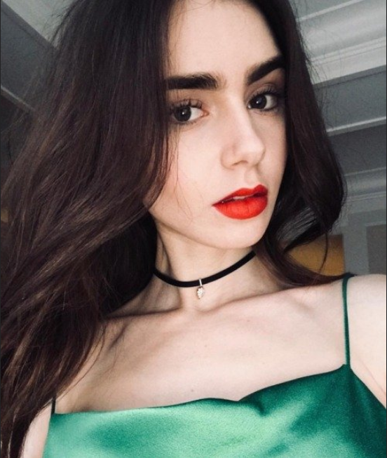 欧美美女明星Lily Collins超好看的大红唇图片 6