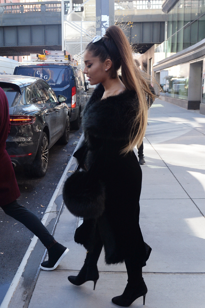 欧美美女明星Ariana Grande纽约街拍图片 4