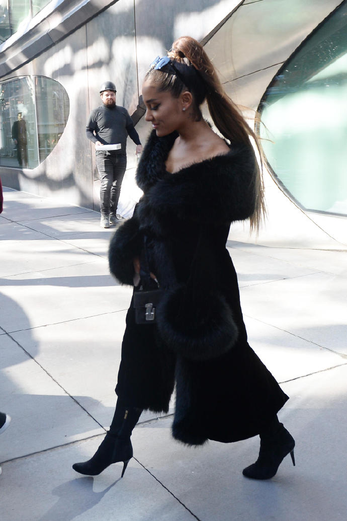 欧美美女明星Ariana Grande纽约街拍图片 9