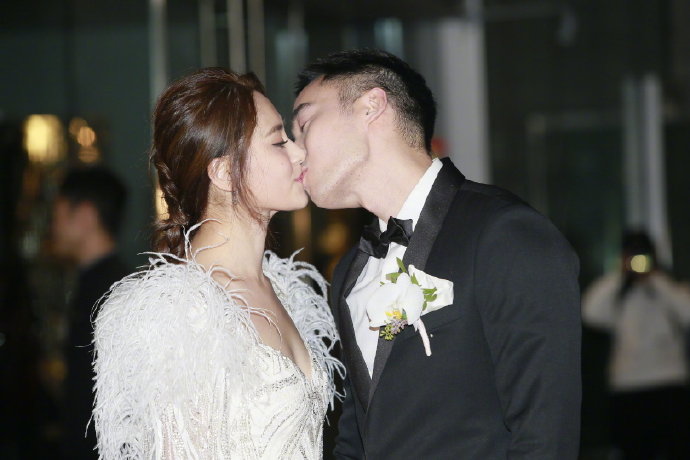香港美女明星钟欣桐阿娇婚礼图片 3