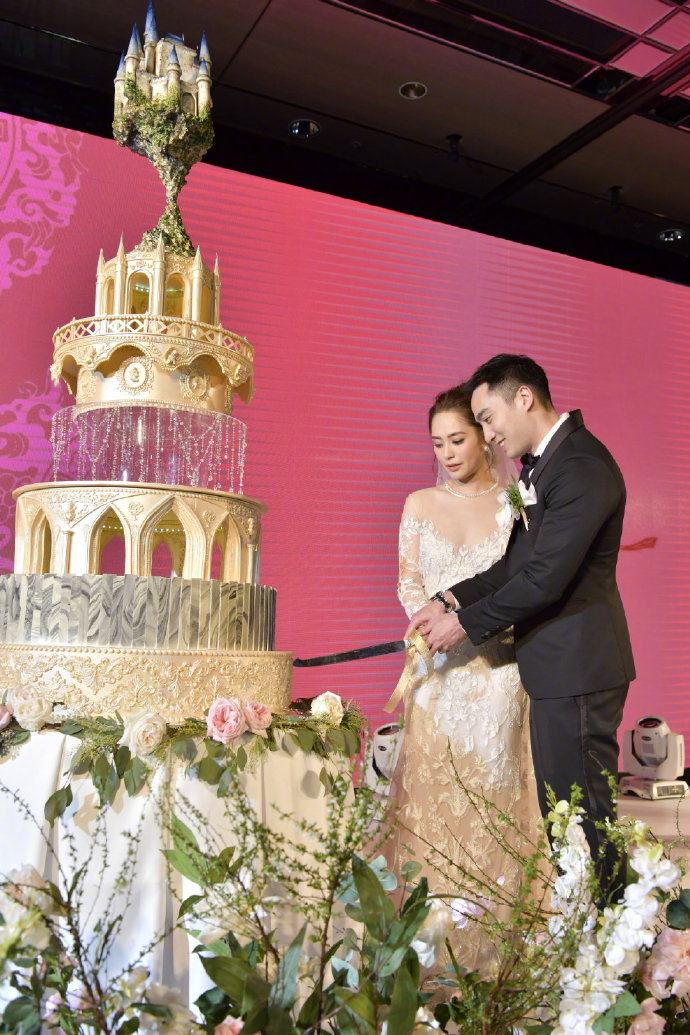 香港美女明星钟欣桐阿娇婚礼图片 6