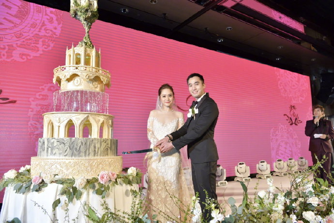 香港美女明星钟欣桐阿娇婚礼图片 9
