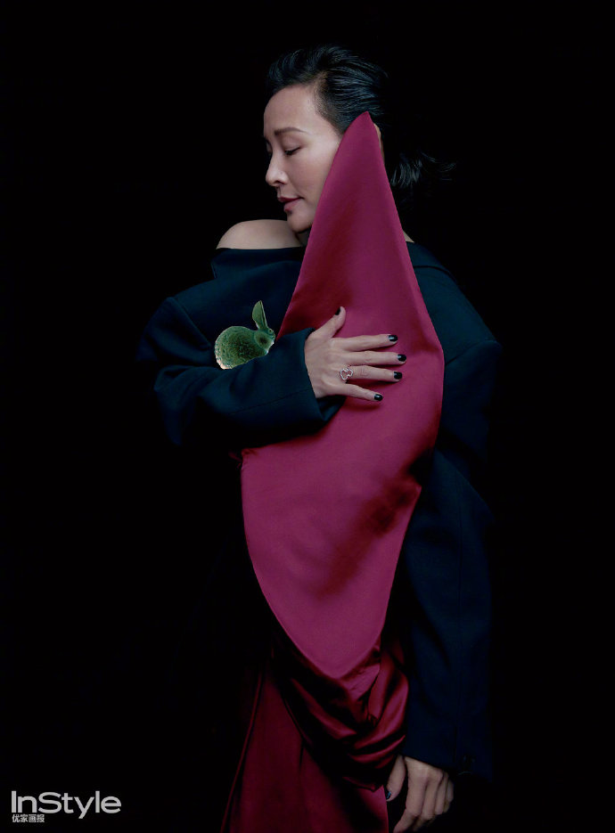 中国美女明星陈冲文淇《优家画报》年末惊喜封 7