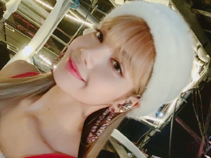清纯美女Lisa圣诞节可爱暴击图片 4