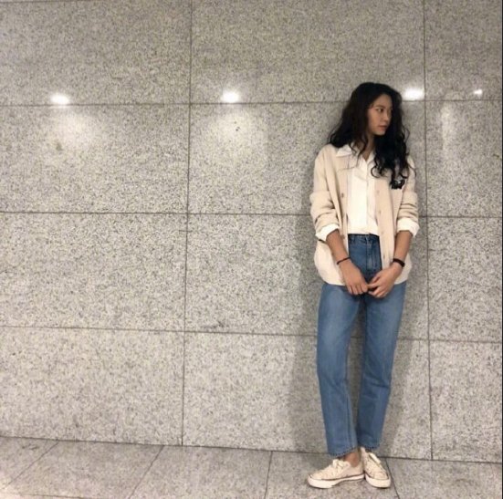 韩国美女明星AOA雪炫私服穿搭图片 9