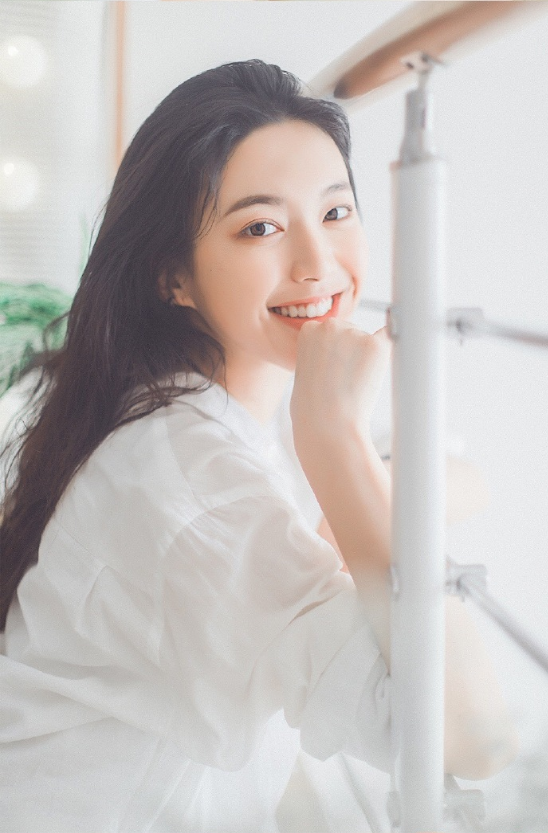 清纯美女模特李萬一居家私房图片 11