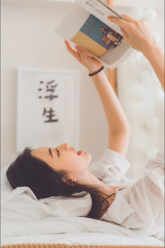 清纯美女模特李萬一居家私房图片 12