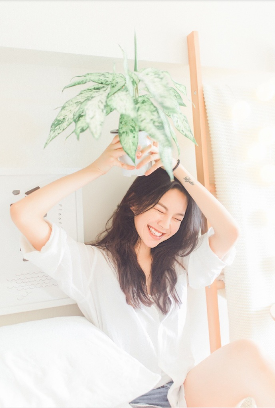 清纯美女模特李萬一居家私房图片 14