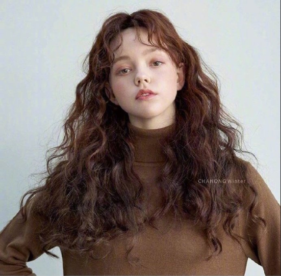 冬季的棕色长短发发型美女合集 5