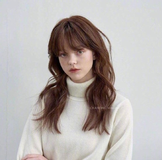 冬季的棕色长短发发型美女合集 7