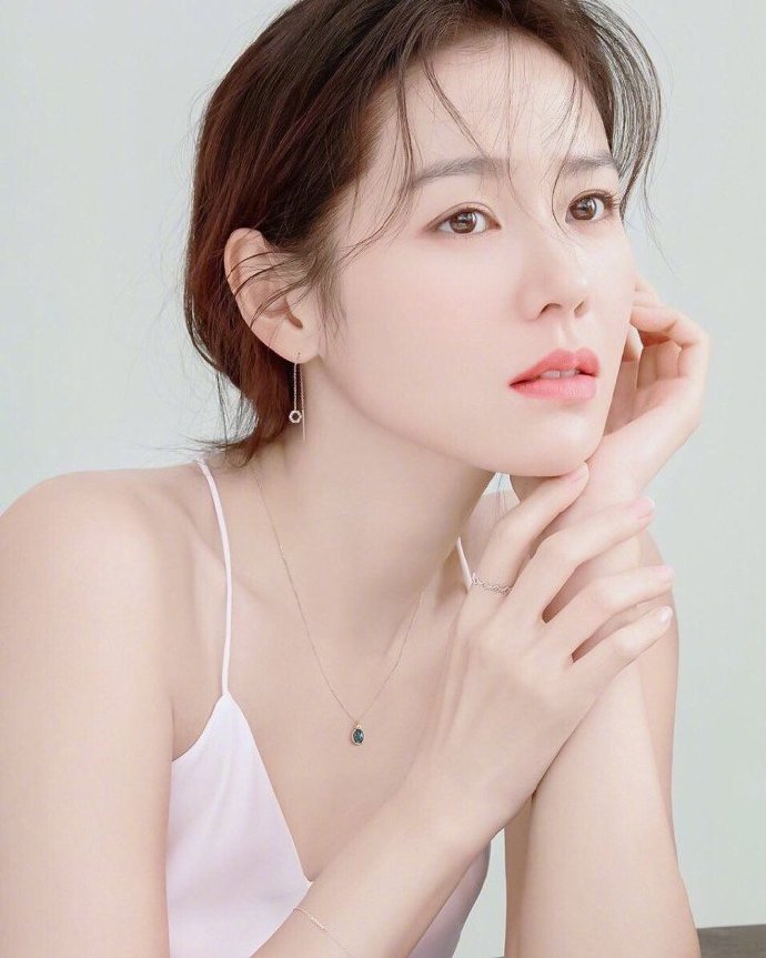 韩国美女明星孙艺珍图片 2