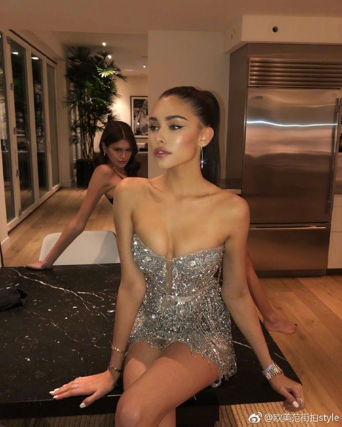 欧美女明星Madison Beer啤酒妹好身材图片 4