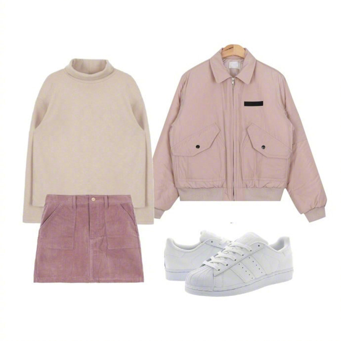 少女心爆棚的粉色短款棉服搭配