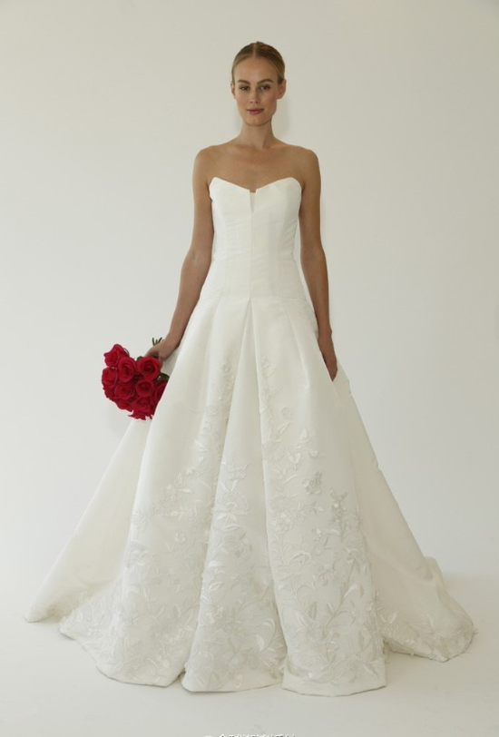 Oscar de la Renta婚纱图片 女人穿上婚纱的那一刻是 8
