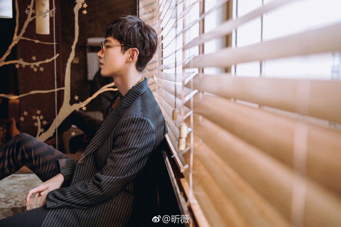 万年男二学霸白敬亭私服图片 2