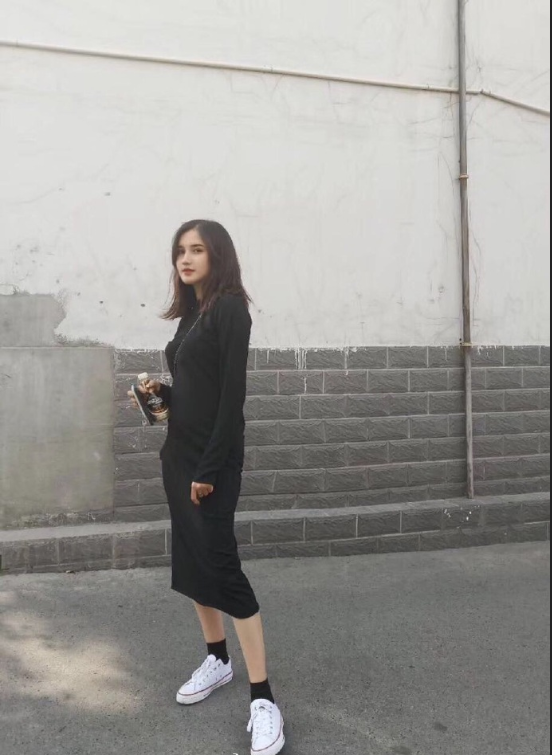 00后校花娜孜清纯美女图片 4