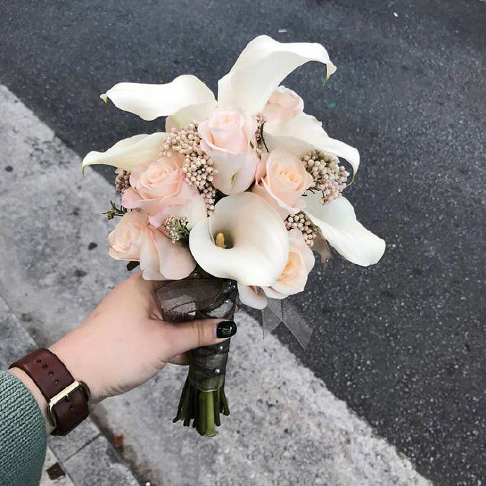 好运爆棚的小花束图片