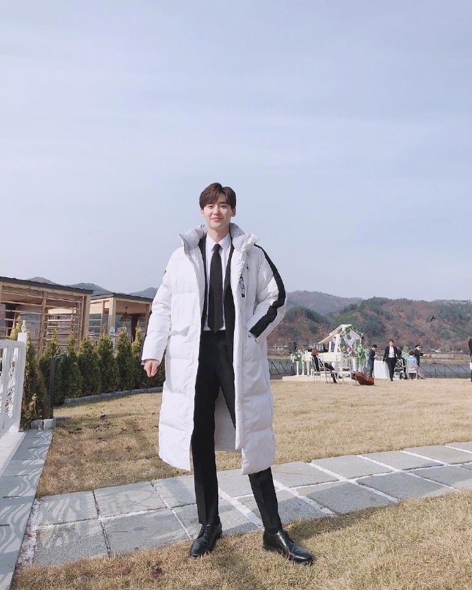 韩国男演员李钟硕图片 2