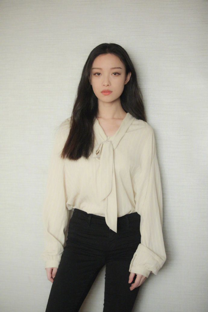 中国美女明星倪妮出席赖声川舞台剧《幺幺洞捌 4