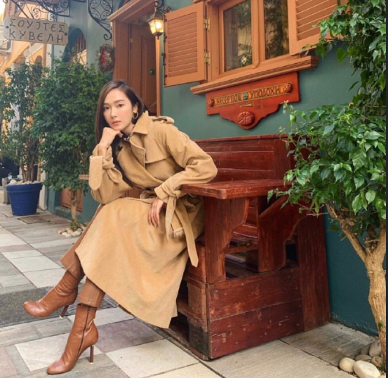 韩国女歌手郑秀妍私服穿搭图片 2