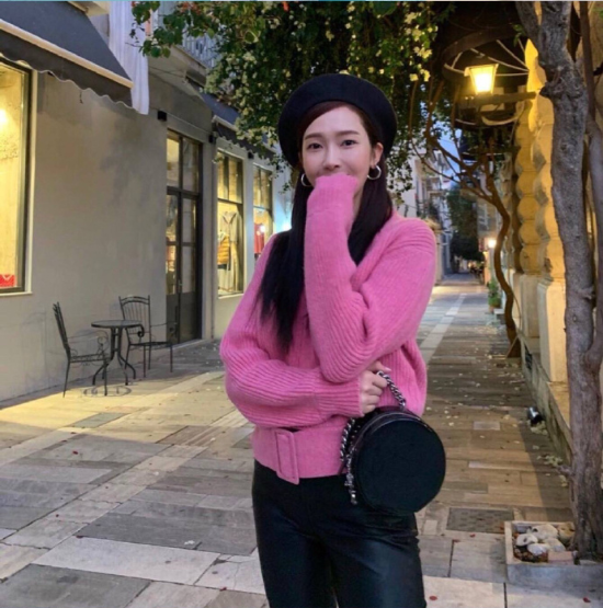 韩国女歌手郑秀妍私服穿搭图片 5