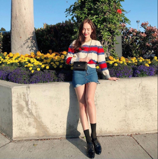 韩国女歌手郑秀妍私服穿搭图片 7