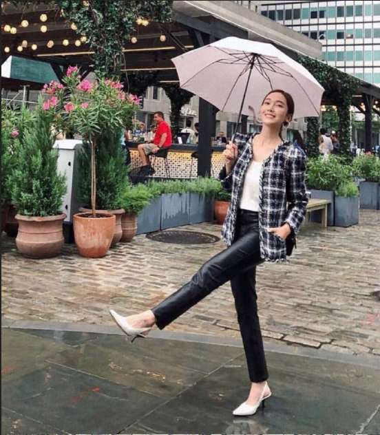 韩国女歌手郑秀妍私服穿搭图片 9