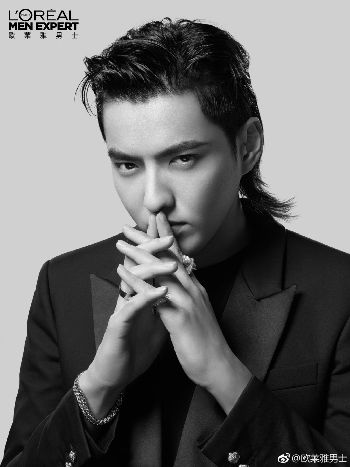 小鲜肉内地男明星吴亦凡代言欧莱雅男士黑魔力 2