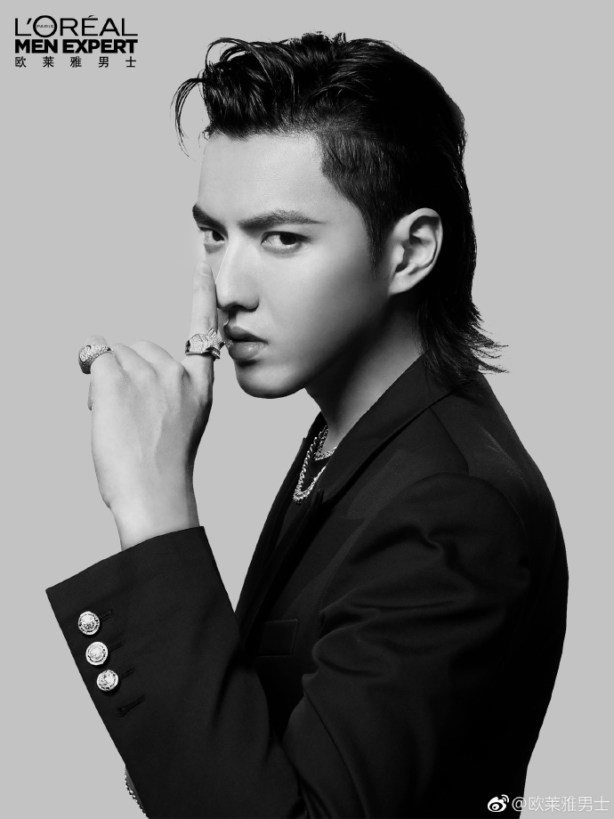 小鲜肉内地男明星吴亦凡代言欧莱雅男士黑魔力 4