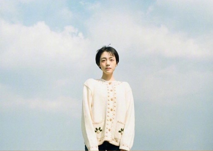 短发发型的清纯美少女图片 4