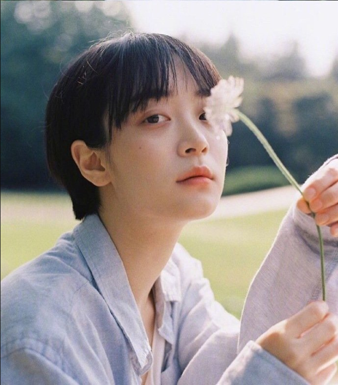 短发发型的清纯美少女图片 12