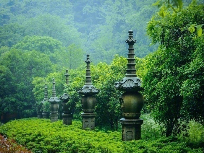 绿意盎然杭州灵隐寺美景图片 4