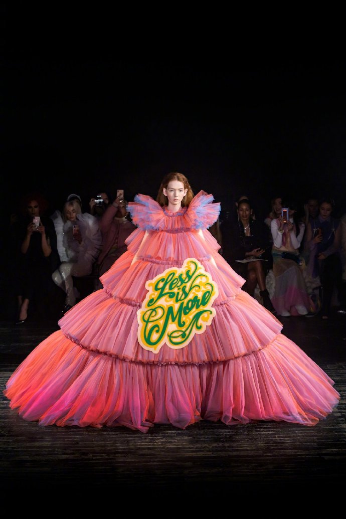 Viktor & Rolf 2019春夏高定秀礼服图片 7