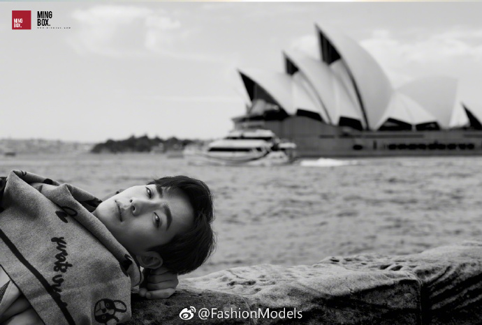 小鲜肉男明星朱一龙写真书《DEPART》澳洲漫步图 7