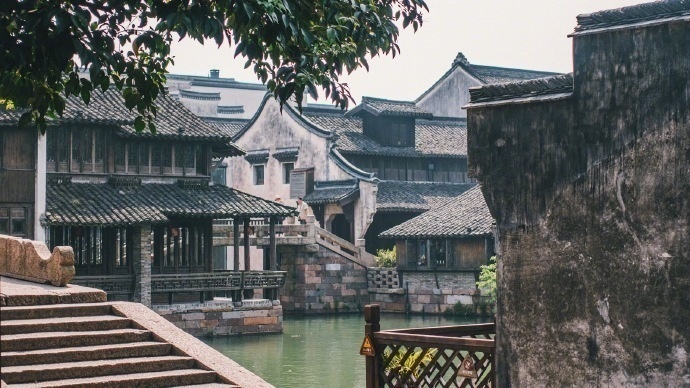 古老的古镇街景图片
