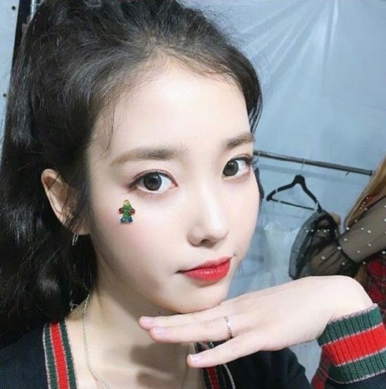 韩国女歌手李知恩IU完美侧颜美图 2